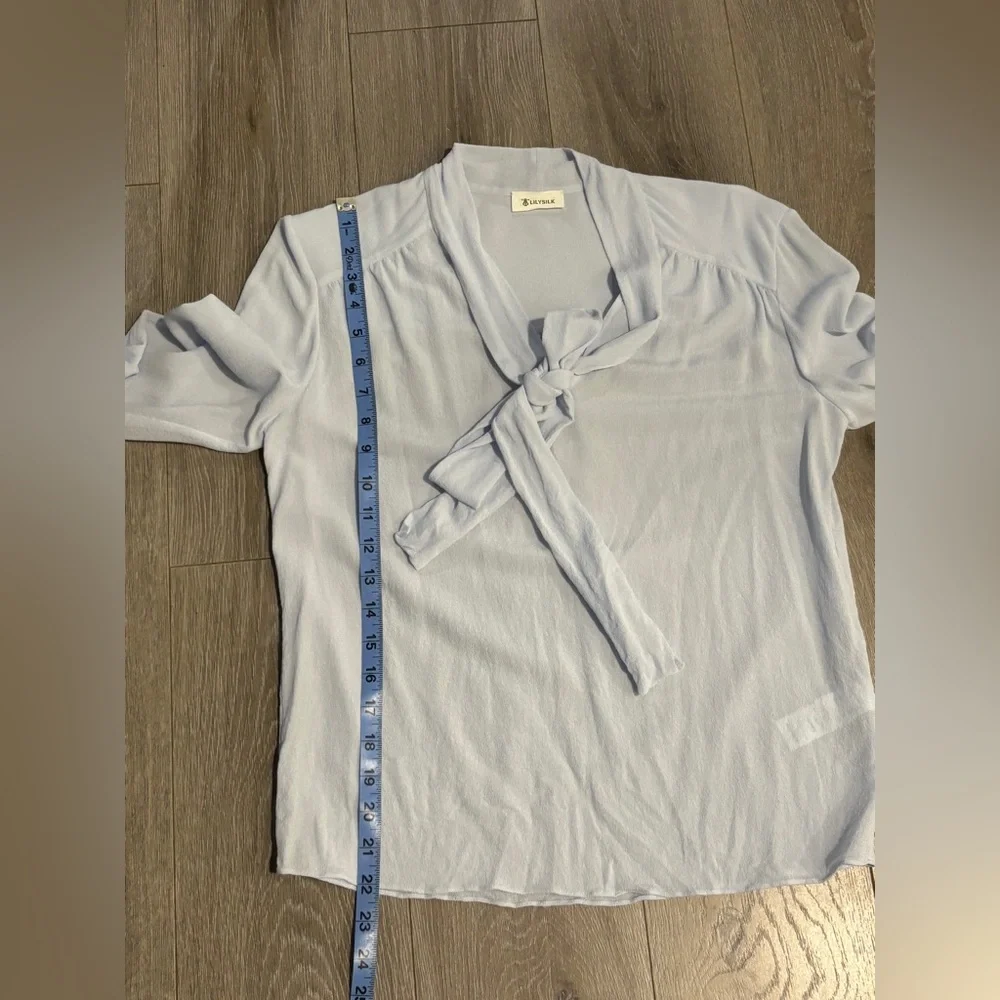 Elegant Light Blue Lilysilk Women's Top. Size XS - Picture 10 of 10